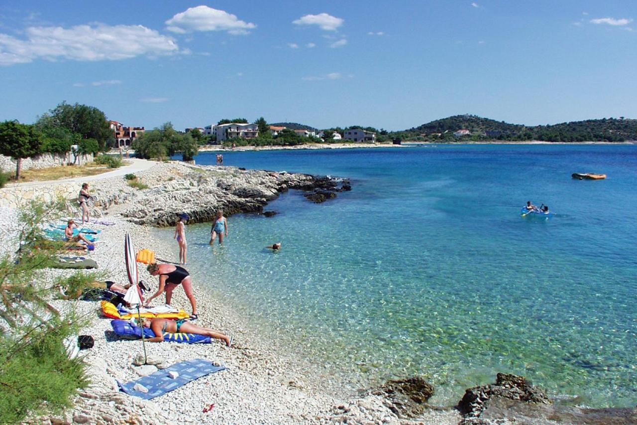 Family Friendly Seaside Apartments Rogoznica - 2010 Eksteriør bilde